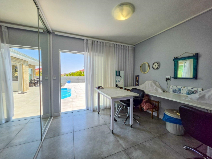 3 Bedroom Property for Sale in Stilbaai Wes Western Cape